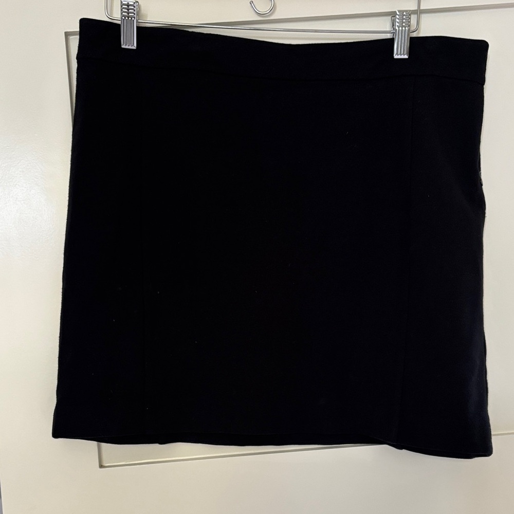 Eileen Fisher Elegant Black Mini Skirt